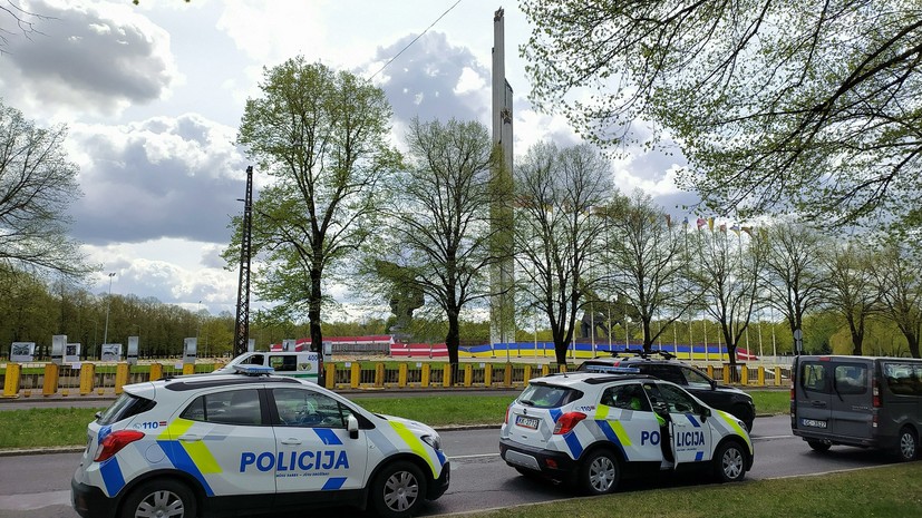 В Риге к парку Победы стянули силы полиции из-за возможных протестов против сноса памятника