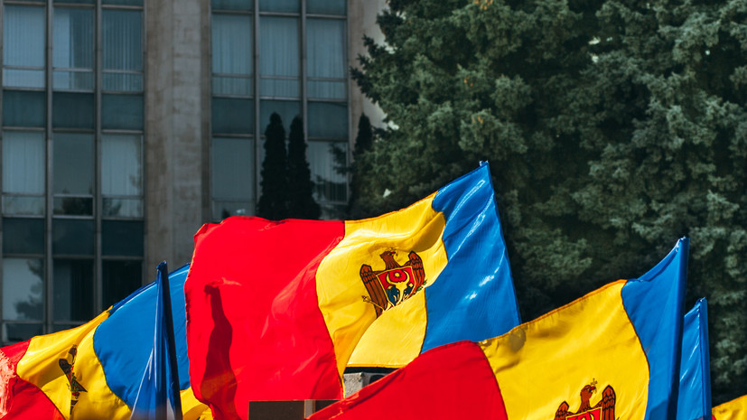 У парламента Молдавии проходит протест против правительства