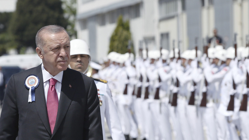Эрдоган обвинил США в поставках оружия террористам в Сирии