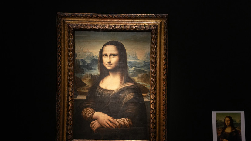 Посетитель Лувра бросил кусок торта в картину «Мона Лиза» в Париже