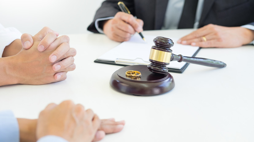 Адвокат Петрик заявила о невозможности отобрать у жены фамилию мужа после развода
