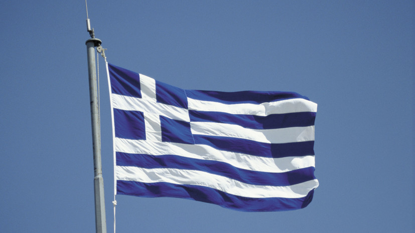 Компартия Греции раскритиковала решение страны отправить бронетехнику Украине