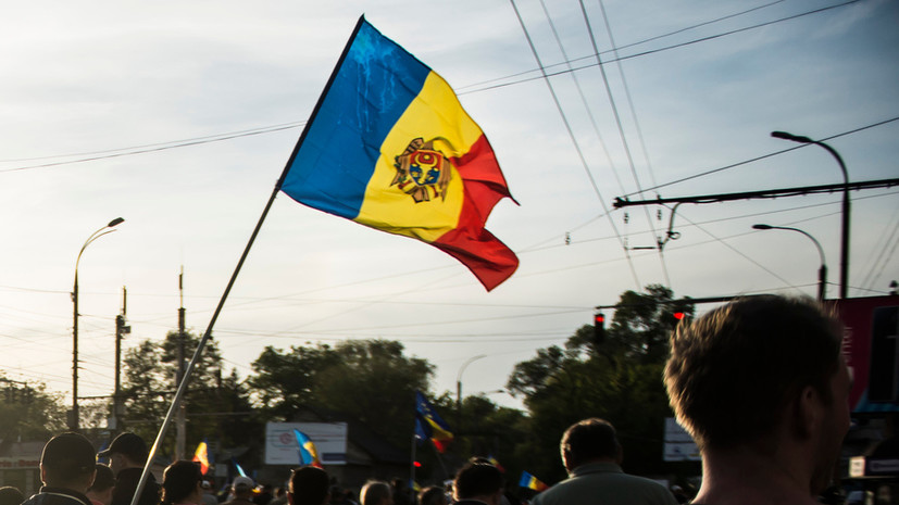 Парламент Молдавии одобрил запрещающий российские новостные программы закон