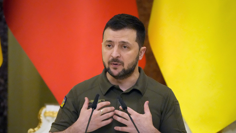 Зеленский предоставил гражданство Украины журналисту Невзорову и его супруге