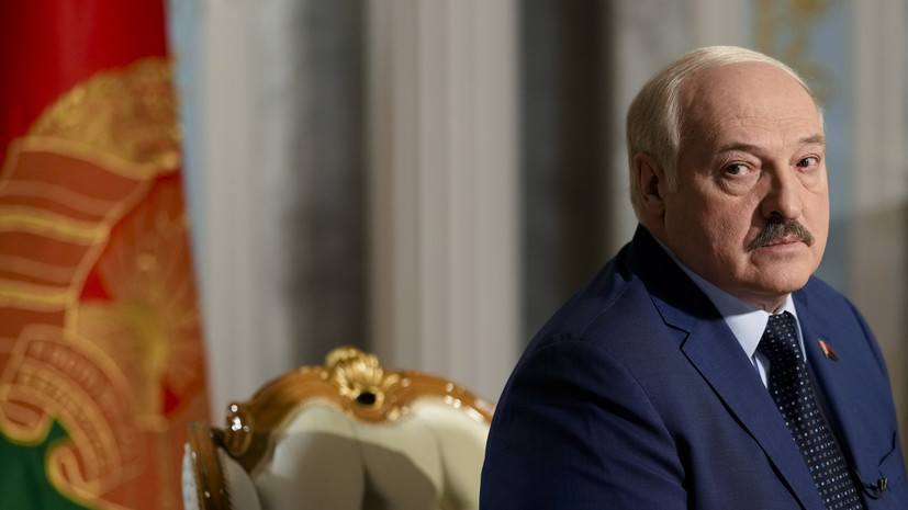 Лукашенко заявил, что между Зеленским и украинскими военными начинается конфликт