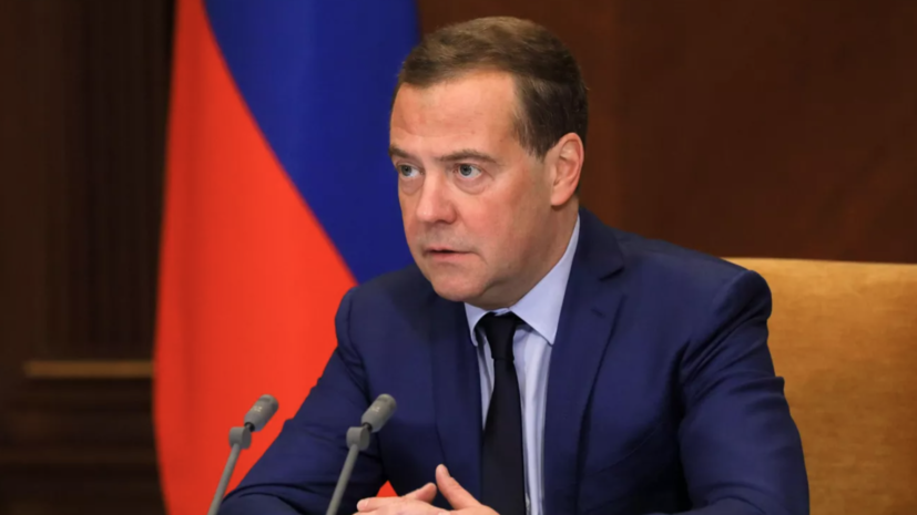 Медведев назвал запрет на страхование танкеров с российской нефтью «решаемой проблемой»