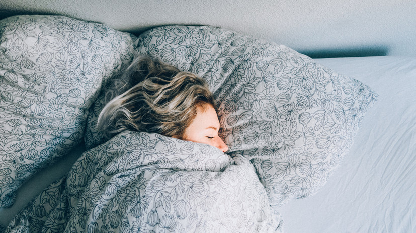 Сомнолог Бурко рассказала о вреде длительного сна