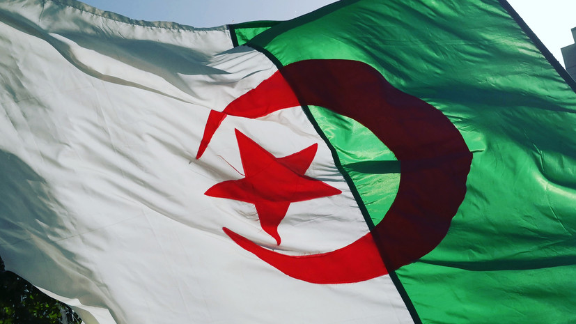 Алжир приостанавливает действие договора о дружбе и добрососедстве с Испанией