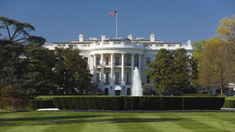 Белый дом: США продолжат консультации с ОПЕК+ по поводу добычи нефти