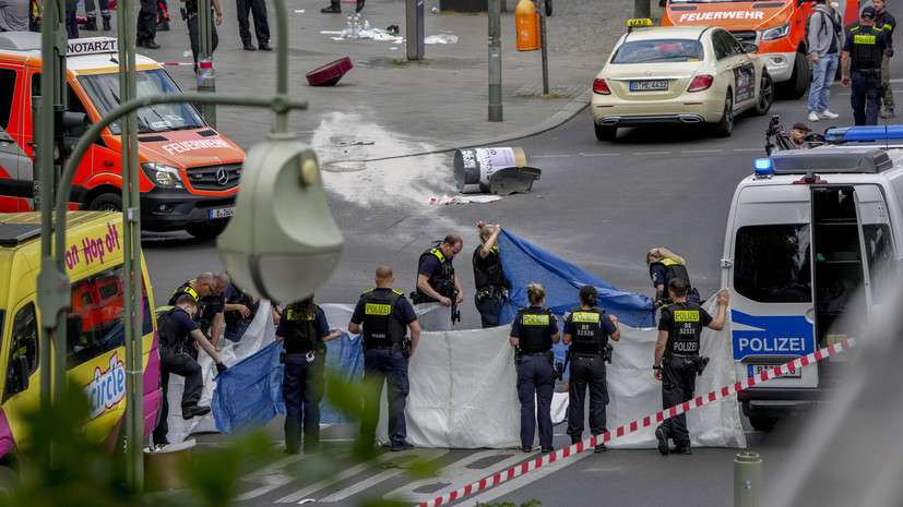 Число пострадавших при наезде автомобиля на пешеходов в Берлине возросло до 32