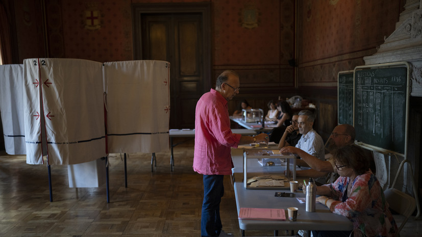 Явка в первом туре парламентских выборов во Франции на 18:00 составила 39,42%