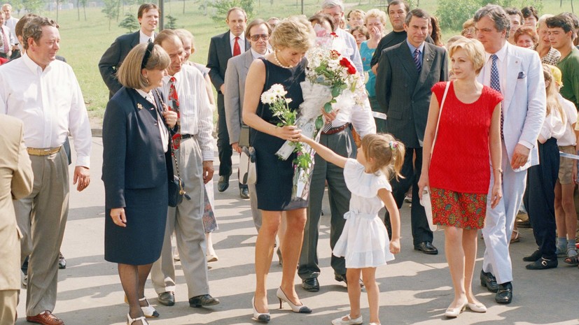 «Для неё человек был важнее всего»: как прошёл единственный визит принцессы Дианы в Москву