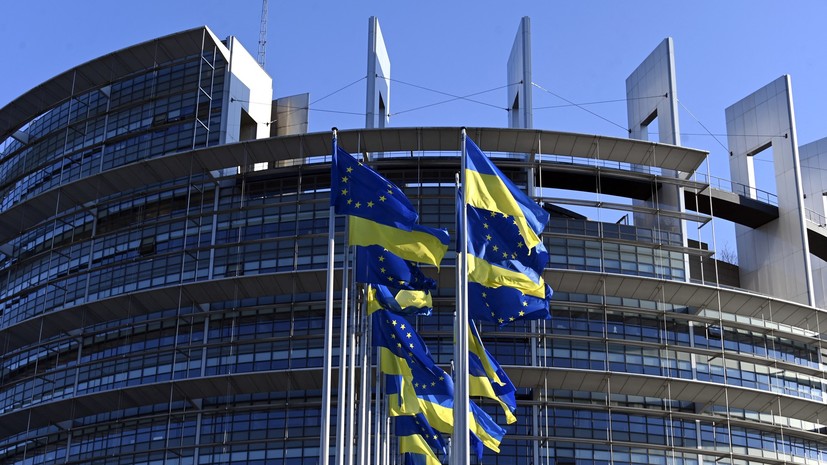 Bloomberg: ЕК рекомендовала предоставить Украине статус кандидата на вступление в ЕС