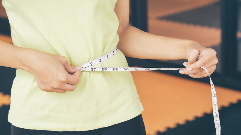 Диетолог Филиппова назвала способ определить наличие ожирения по объёму талии