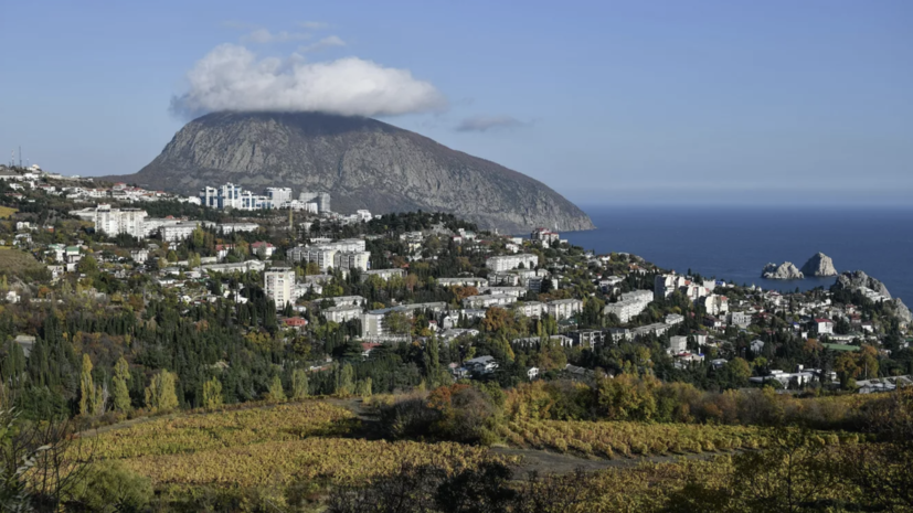 Сенатор Цеков назвал продление ЕС санкций против Крыма «кризисом жанра»