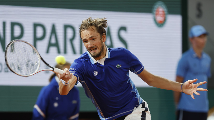 Медведев одержал волевую победу над Карацевым на турнире на Майорке