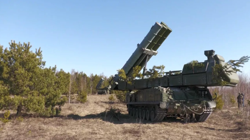 ТАСС: четыре ракеты ПВО взорвались в небе над Херсоном