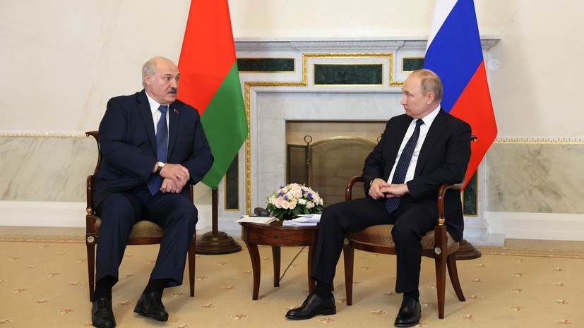 Лукашенко попросил Путина рассмотреть зеркальный ответ на действия НАТО