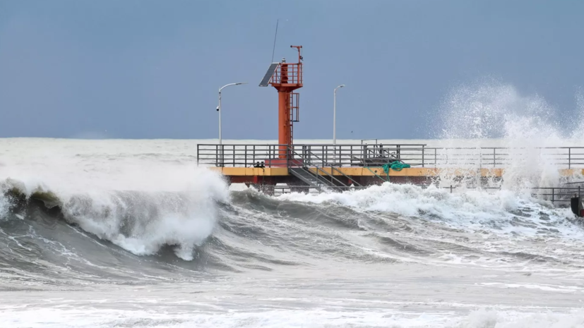 В Сочи объявлено штормовое предупреждение из-за надвигающихся смерчей