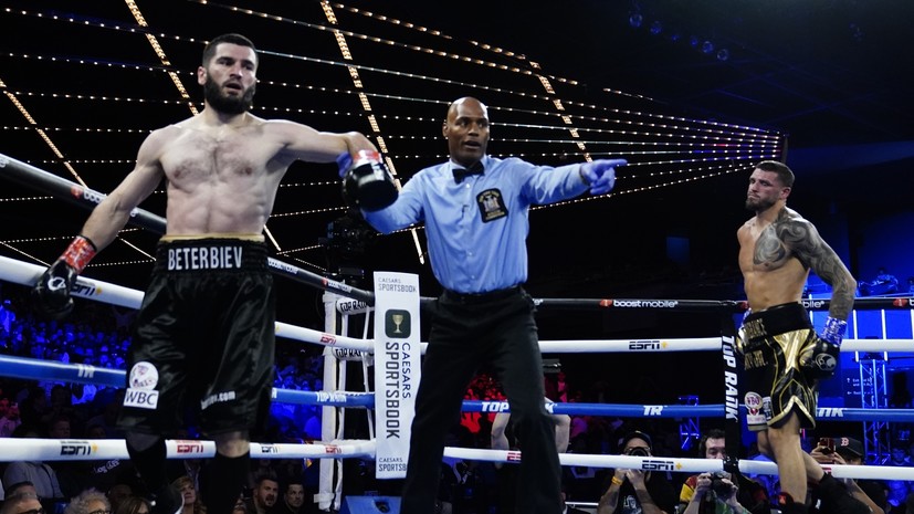 Бетербиев получил гражданство Канады перед боем со Смитом