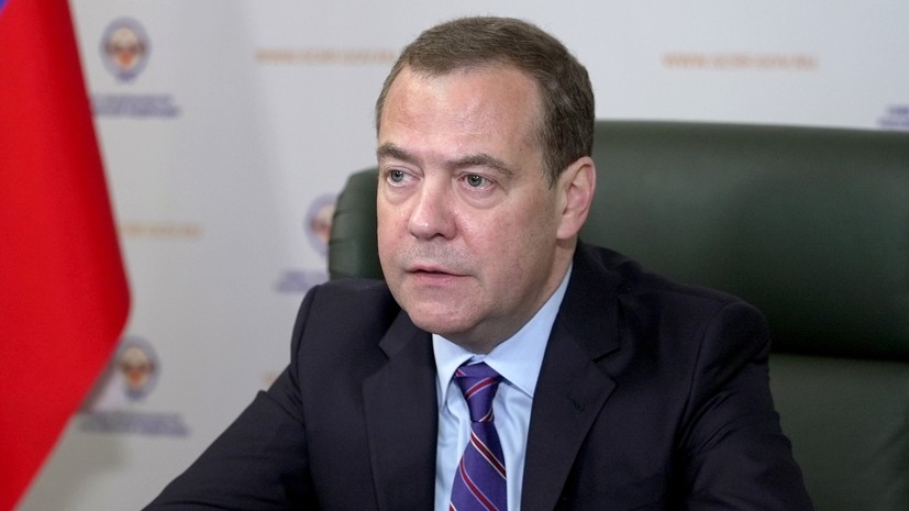 Медведев назвал заявление Зеленского по СБ ООН попыткой заработать популистские очки