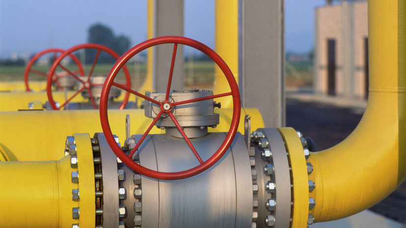 В Словакии заявили, что «Газпром» сократил объём поставок газа в страну вдвое
