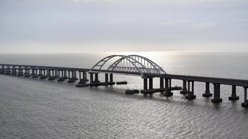 Аксёнов объяснил задымление в районе Крымского моста учениями