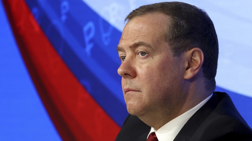 Медведев заявил о завершении «романа» европейцев с украинцами