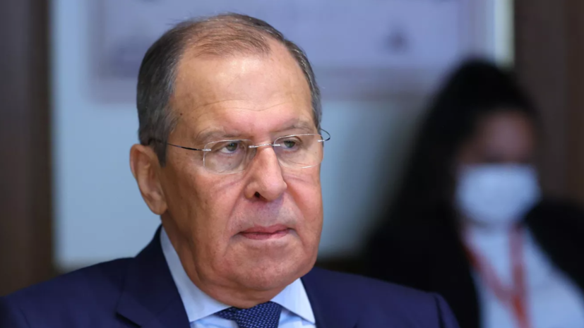 Лавров подчеркнул неприемлемость поддержки Западом милитаристского курса Киева