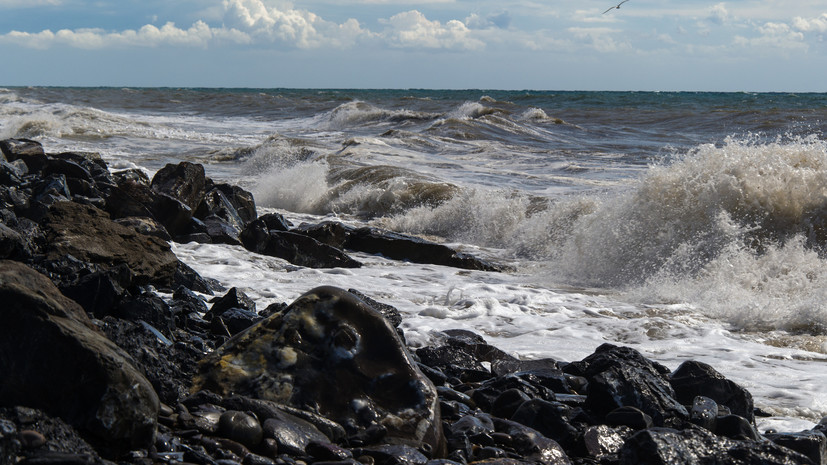 В Крыму объявили штормовое предупреждение из-за грозы и града