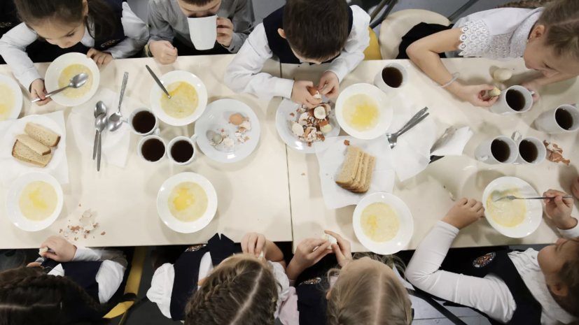 СФ одобрил закон о гарантированном двухразовом бесплатном питании для школьников-инвалидов