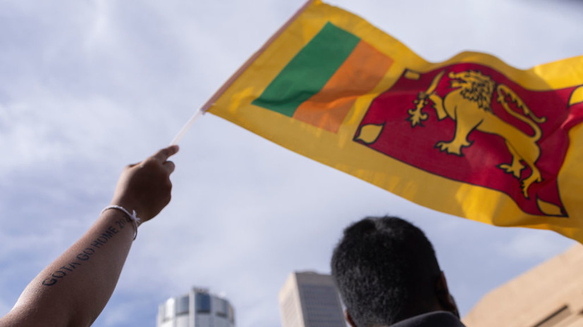 Newswire: лидеры партий Шри-Ланки призвали президента подать в отставку
