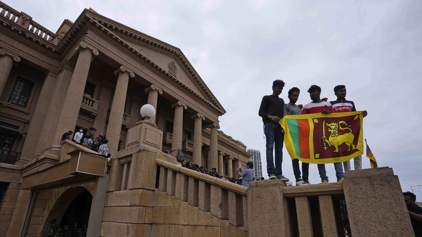 В Шри-Ланке лидеры партий договорились избрать нового президента 20 июля