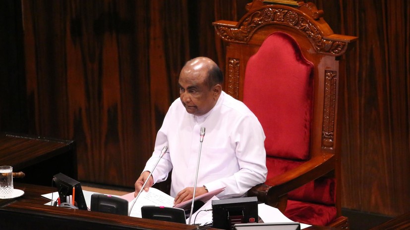 Премьер-министра Шри-Ланки назначили временно исполняющим обязанности президента страны