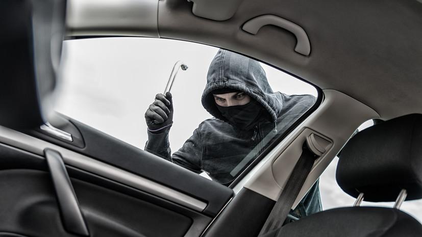 Автоэксперт Попов объяснил, почему машины белого и чёрного цветов угоняют чаще всего