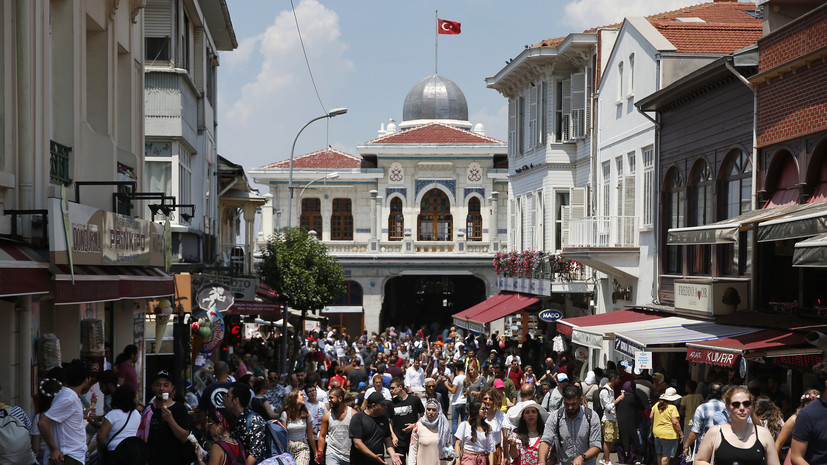 В АТОР зафиксировали снижение турпотока из России в Турцию летом 2022 года