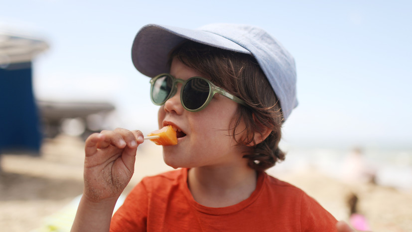 Офтальмолог Левина высказалась о необходимости солнцезащитных очков для детей