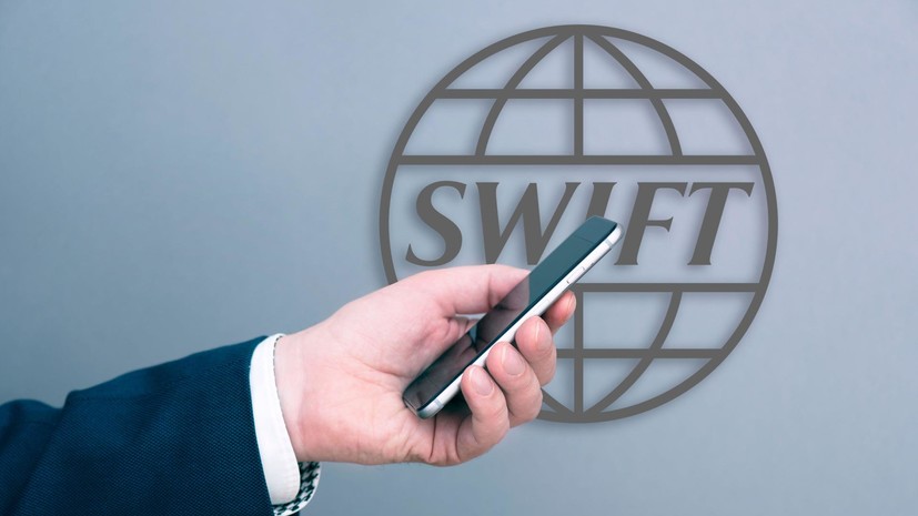 Орешкин: Россия постарается избавиться от необходимости в SWIFT