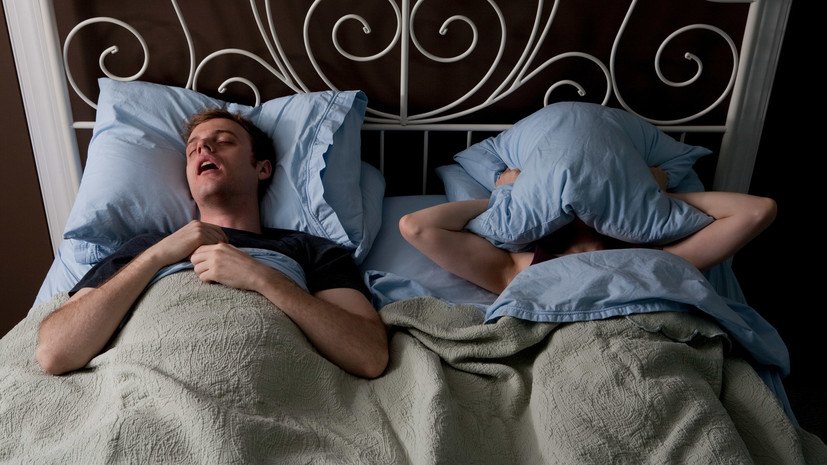 Врач Калинкин назвал причины храпа у мужчин и женщин