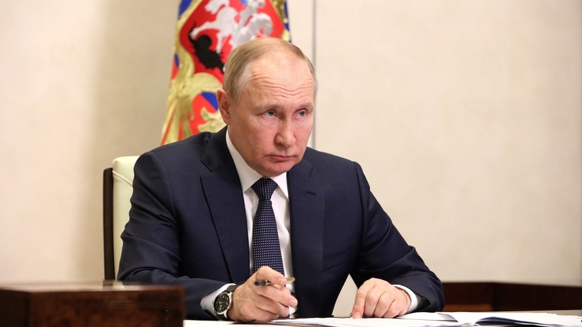 Путин увеличил размер стипендий учёным за создание оборонных технологий