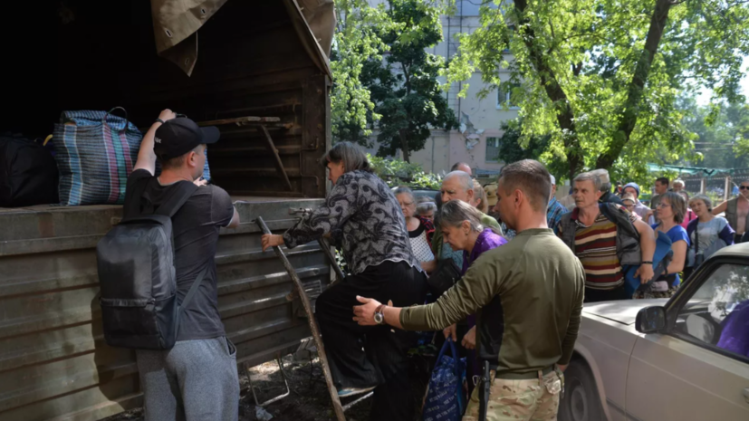 Минобороны: более 26 тысяч человек эвакуированы в Россию из ЛНР, ДНР и с Украины