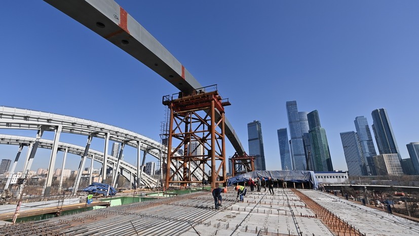 Бочкарёв заявил о готовности путепровода через железнодорожные пути на улице Барклая на 70%