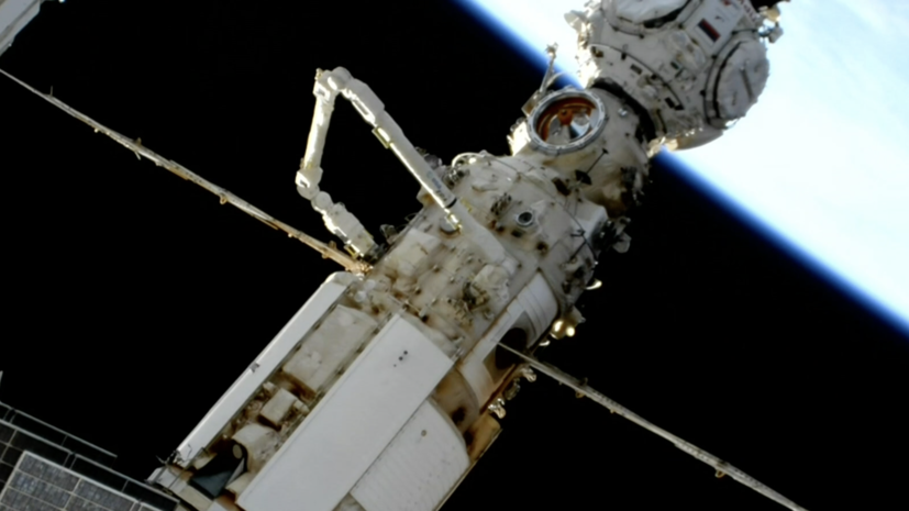 Космонавт Артемьев вместе с Кристофоретти приступили к выходу в открытый космос