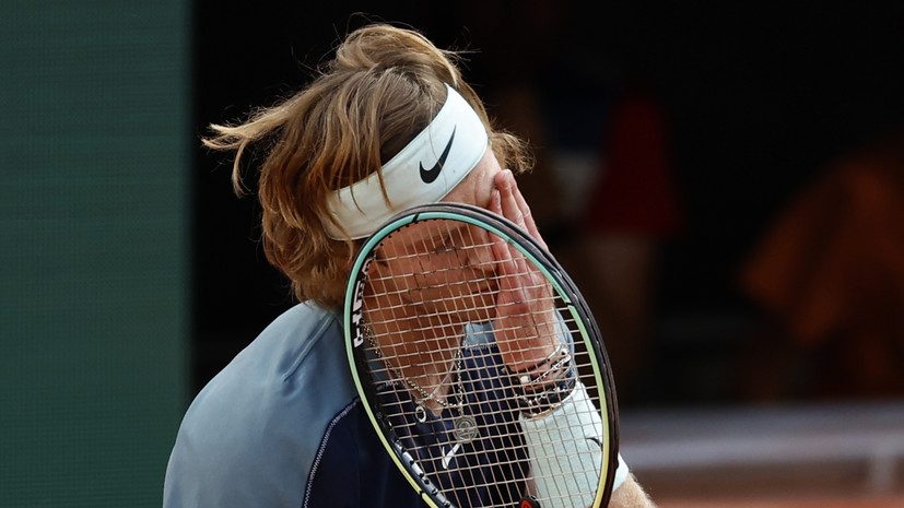 Рублёв получил штраф за то, что схватил арбитра на турнире в Гамбурге