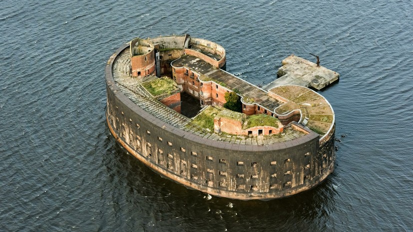 Форту «Александр Первый» в Кронштадте возвращён исторический цвет