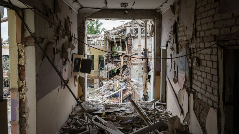 ВСУ повредили здания администрации и центра гуманитарной помощи при обстреле Каховки