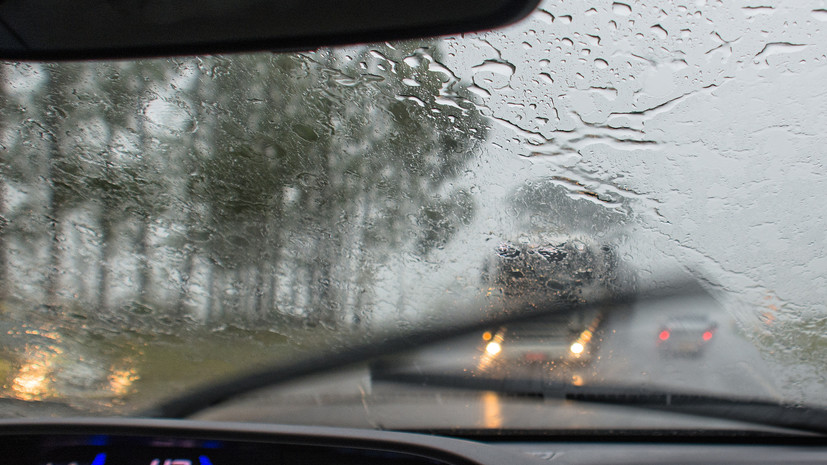 В Свердловской области предупредили о грозе и граде во вторник