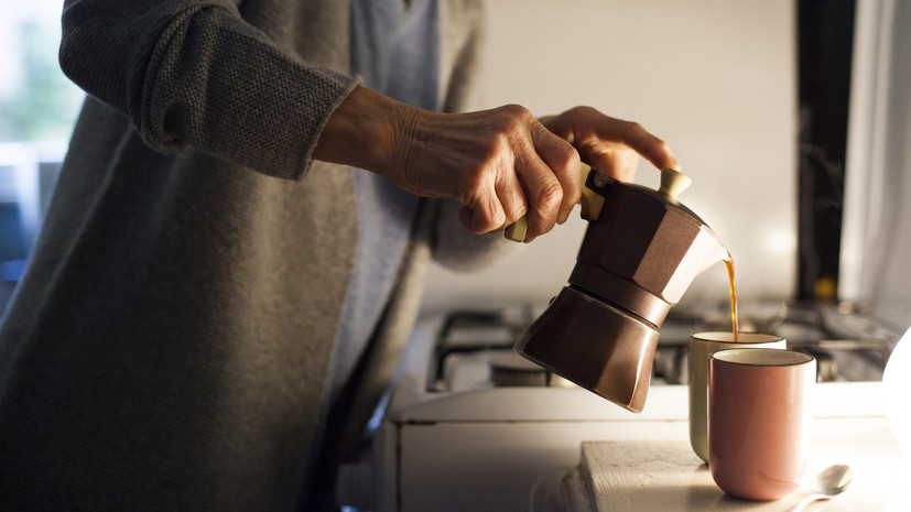 Диетолог Плотникова рассказала о вреде употребления кофе натощак