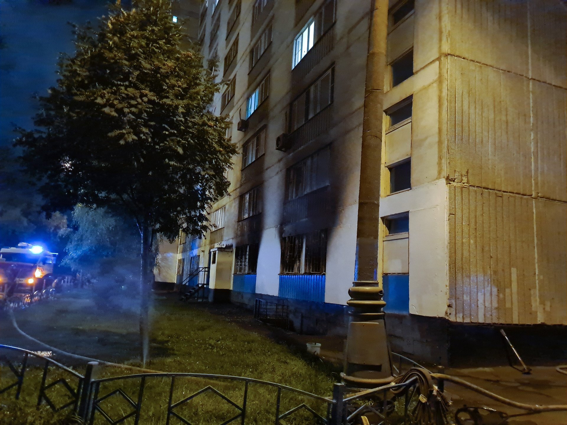Крупный пожар охватил хостел на востоке Москвы