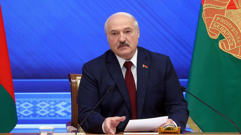 Лукашенко считает, что Сербии не удастся «усидеть на трёх стульях»